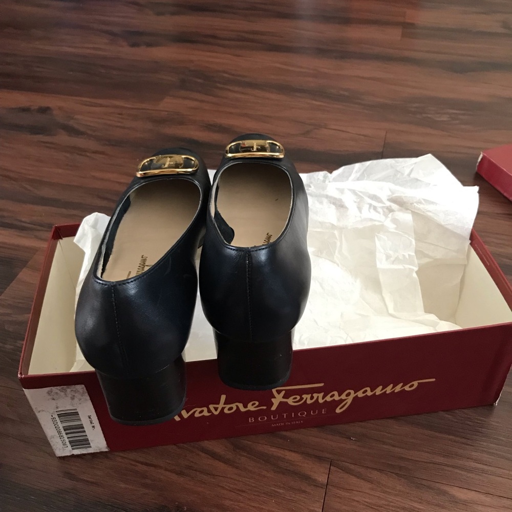 Shoes 👠 - Picture 3 of 4